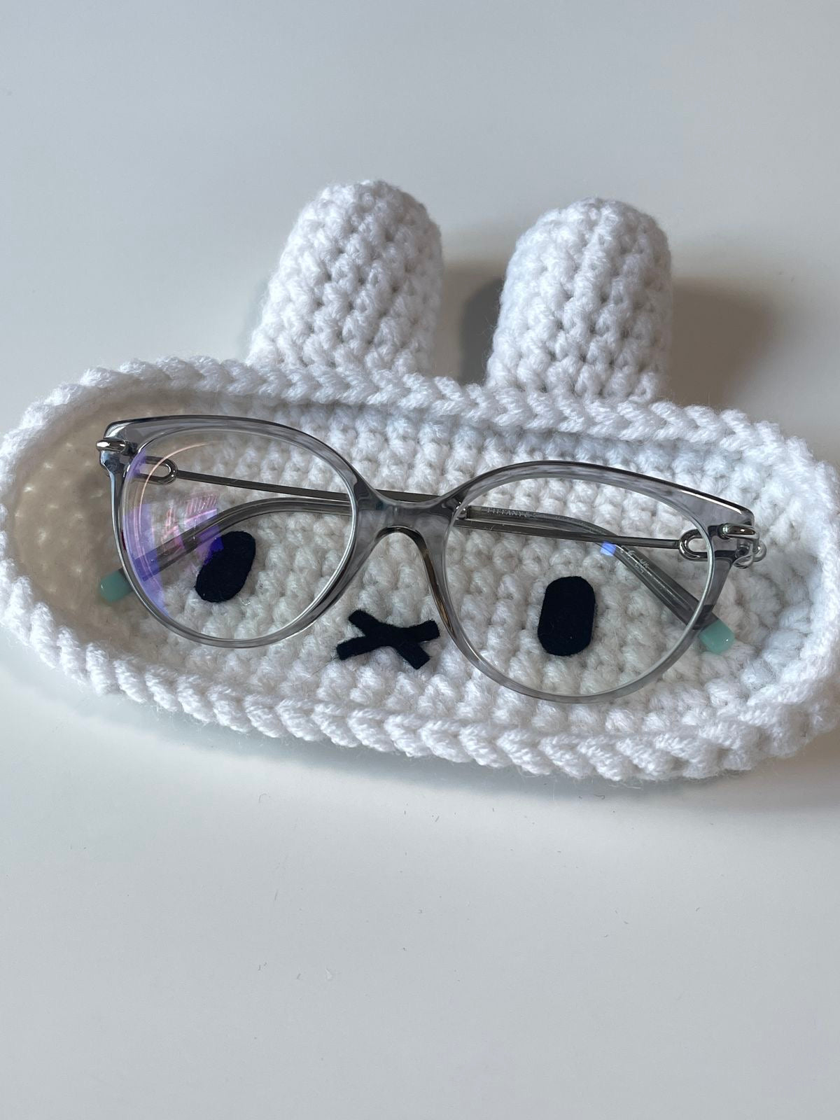Miffy glasses place holder